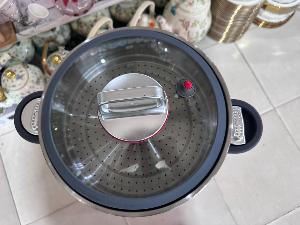 2-in-1 Japanese-Design 7L Pressure Cooker with Steamer